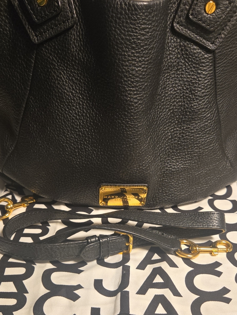 Marc Jacobs Black Pebbled Leather Shoulder Bag with Gold Hardware - Picture 13 of 13